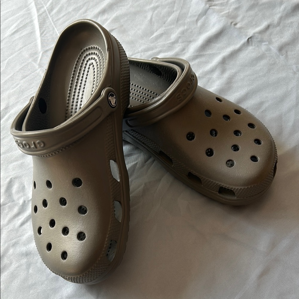CROCS Classic Clog in Gray